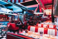 Restaurants don't always promise a healthy combination (Image via Unsplash/ Spencer Davis)